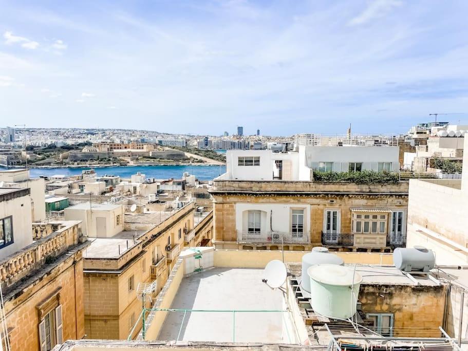 City Penthouse With Roof Terrace And Sea Views La La Valletta Esterno foto