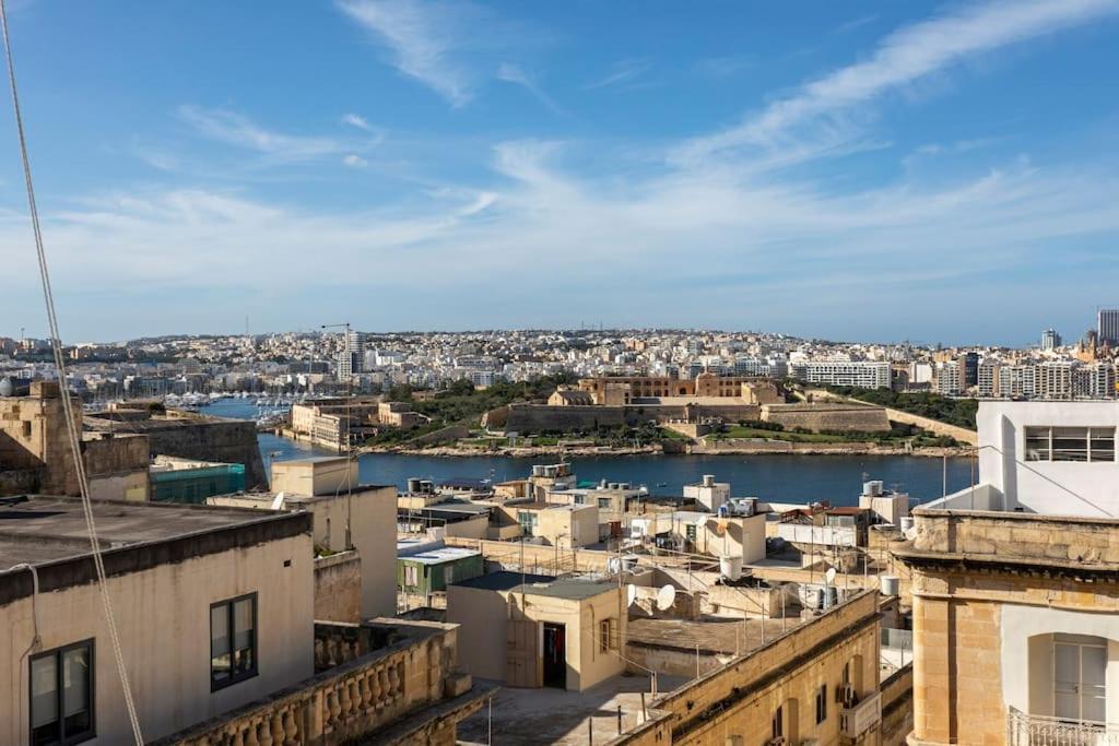 City Penthouse With Roof Terrace And Sea Views La La Valletta Esterno foto
