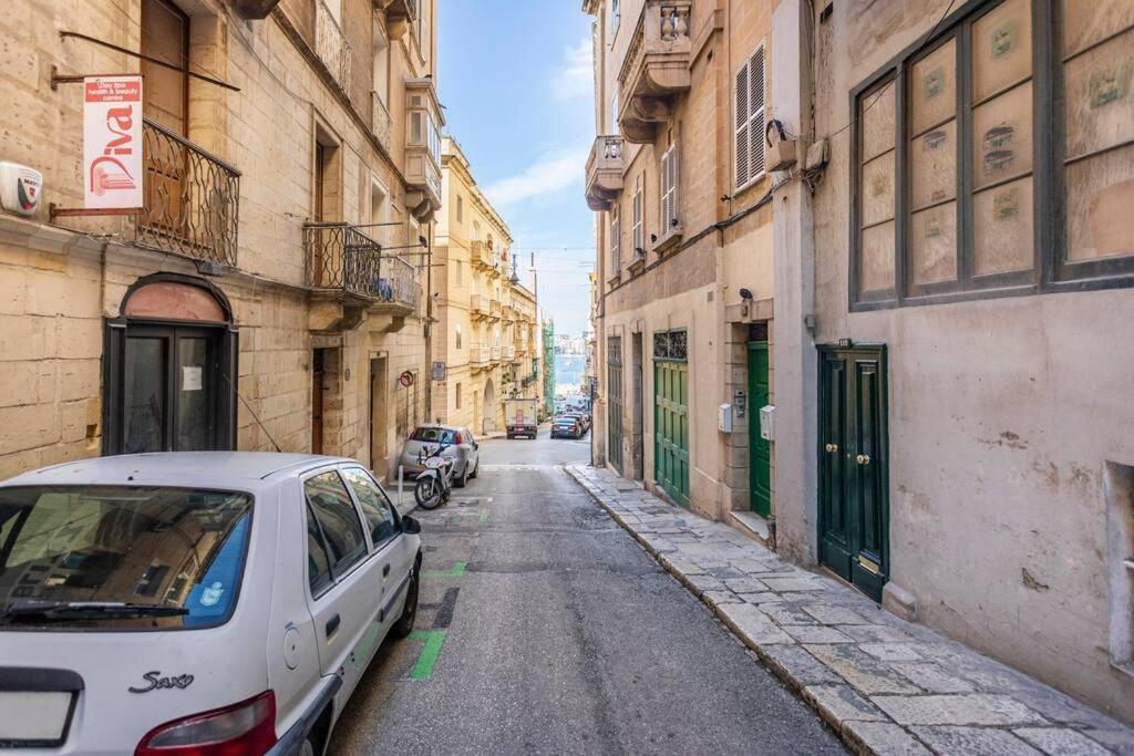 City Penthouse With Roof Terrace And Sea Views La La Valletta Esterno foto