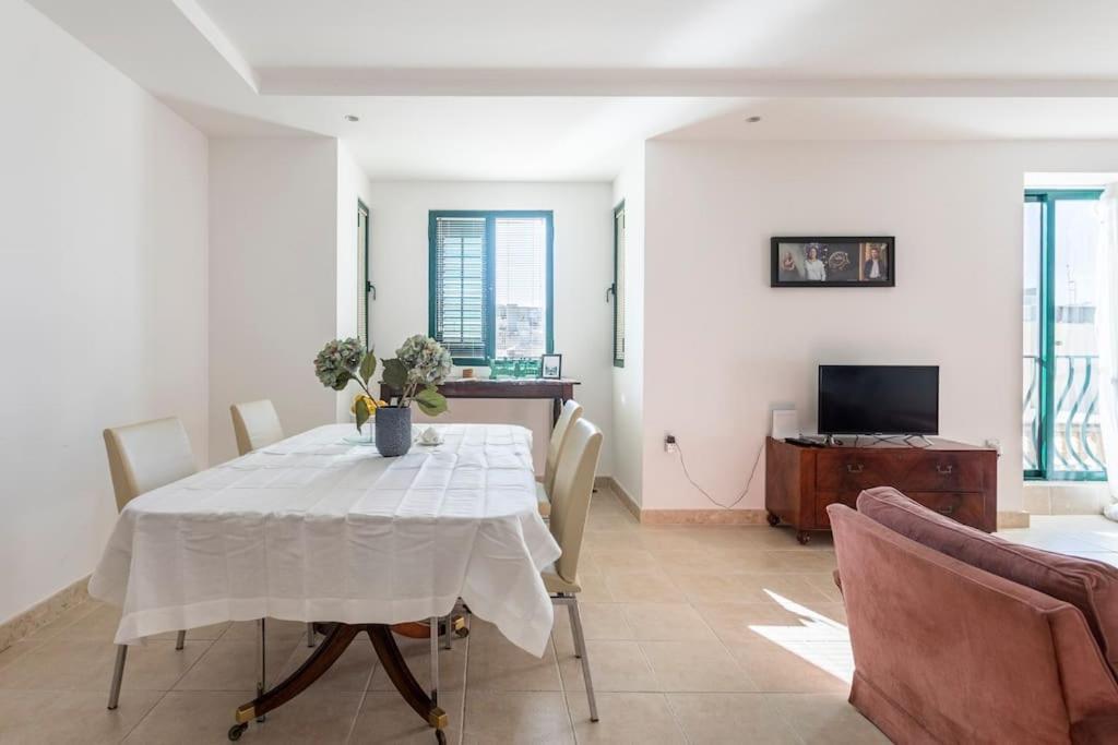 City Penthouse With Roof Terrace And Sea Views La La Valletta Esterno foto