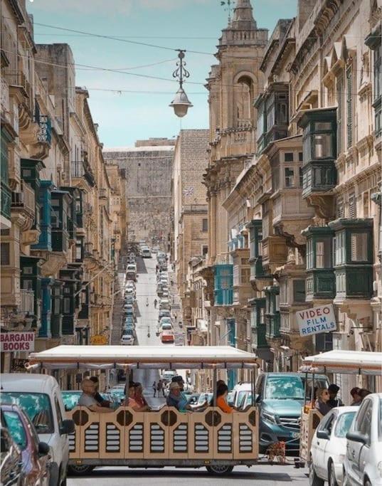 City Penthouse With Roof Terrace And Sea Views La La Valletta Esterno foto