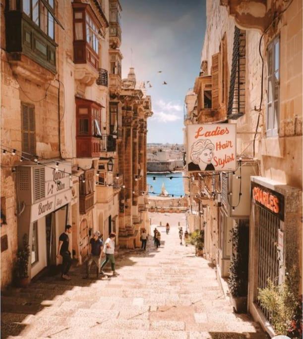 City Penthouse With Roof Terrace And Sea Views La La Valletta Esterno foto