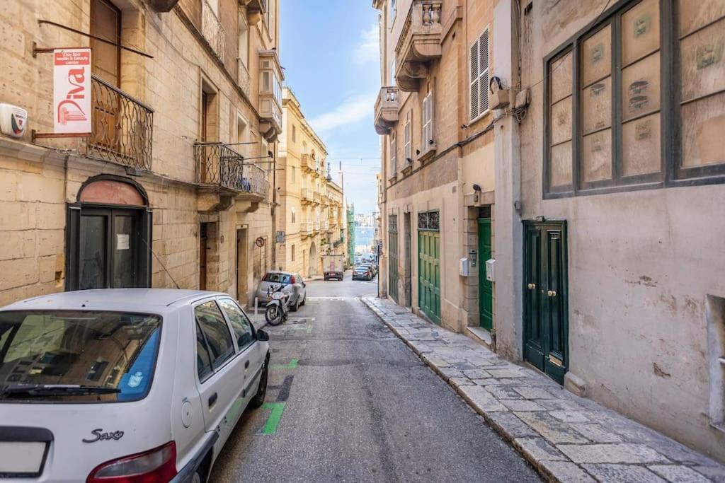 City Penthouse With Roof Terrace And Sea Views La La Valletta Esterno foto